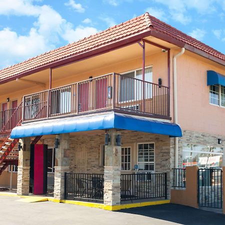 Travelodge By Wyndham El Cajon Exterior photo